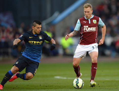 记者：巴萨有意埃及17岁前锋阿卜杜勒卡里姆，并已采取行动